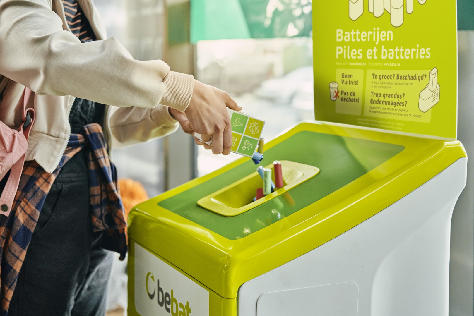 Avec le cube à piles, la collecte et le recyclage, c'est dans la boîte !