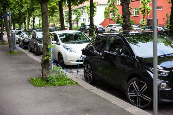 Op reis met de elektrische wagen: jouw vragen beantwoord